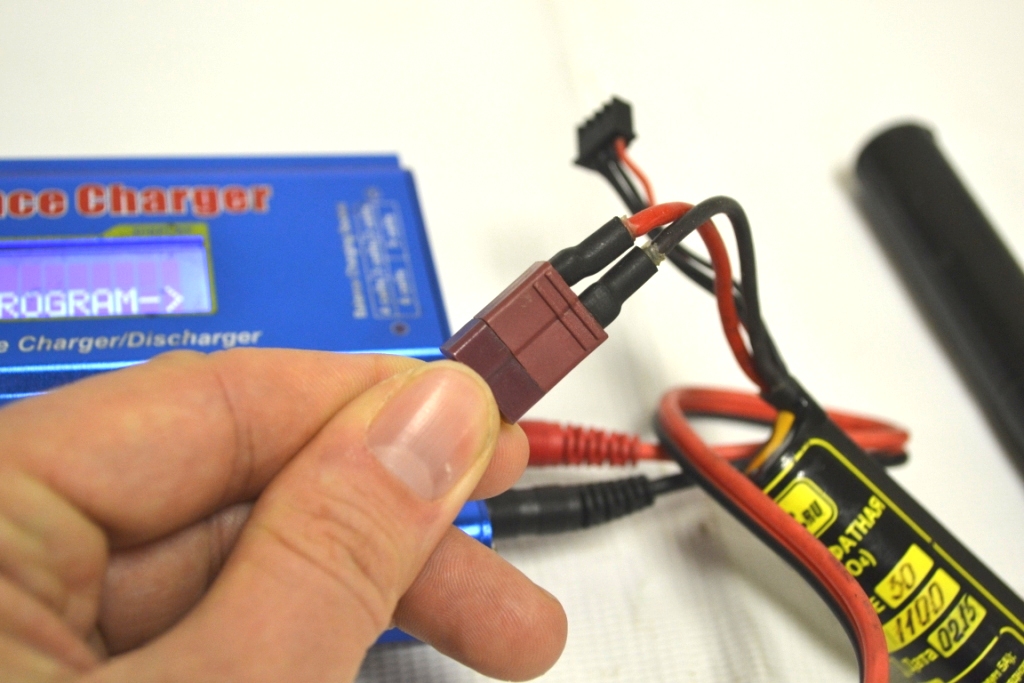 Подключение разъема аккумулятора LiFe к зарядному устройству SkyRC IMax B6 изображение