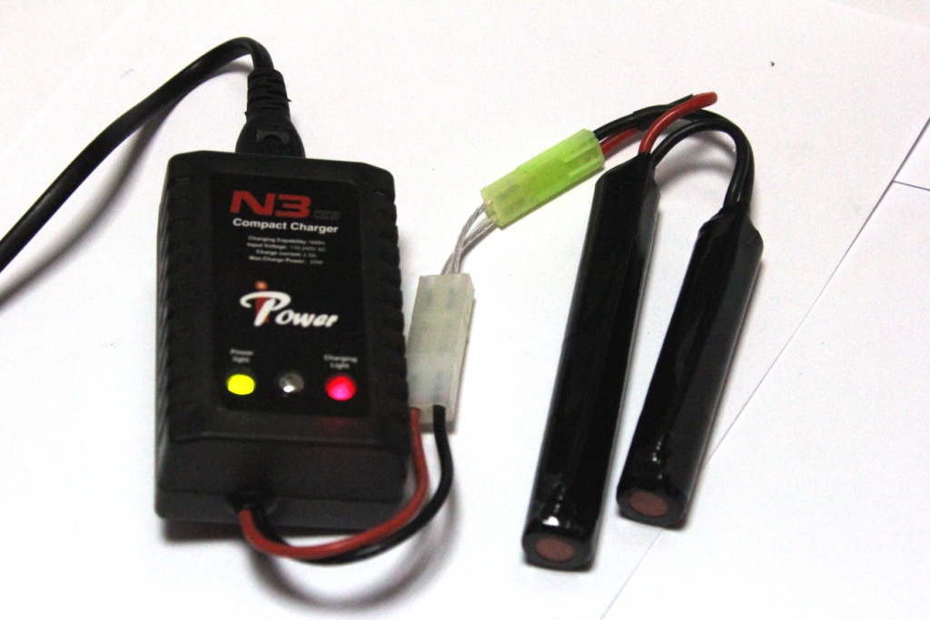 Процесс зарядки аккумулятора NiMh на полуавтоматическом ЗУ изображение