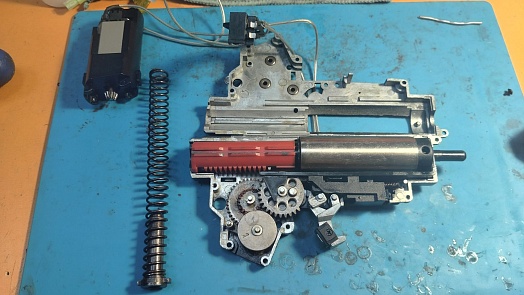 Автомат Snow Wolf Steyr AUG A1 Phantom DMR, 115 м/с, песочный (Б/У)